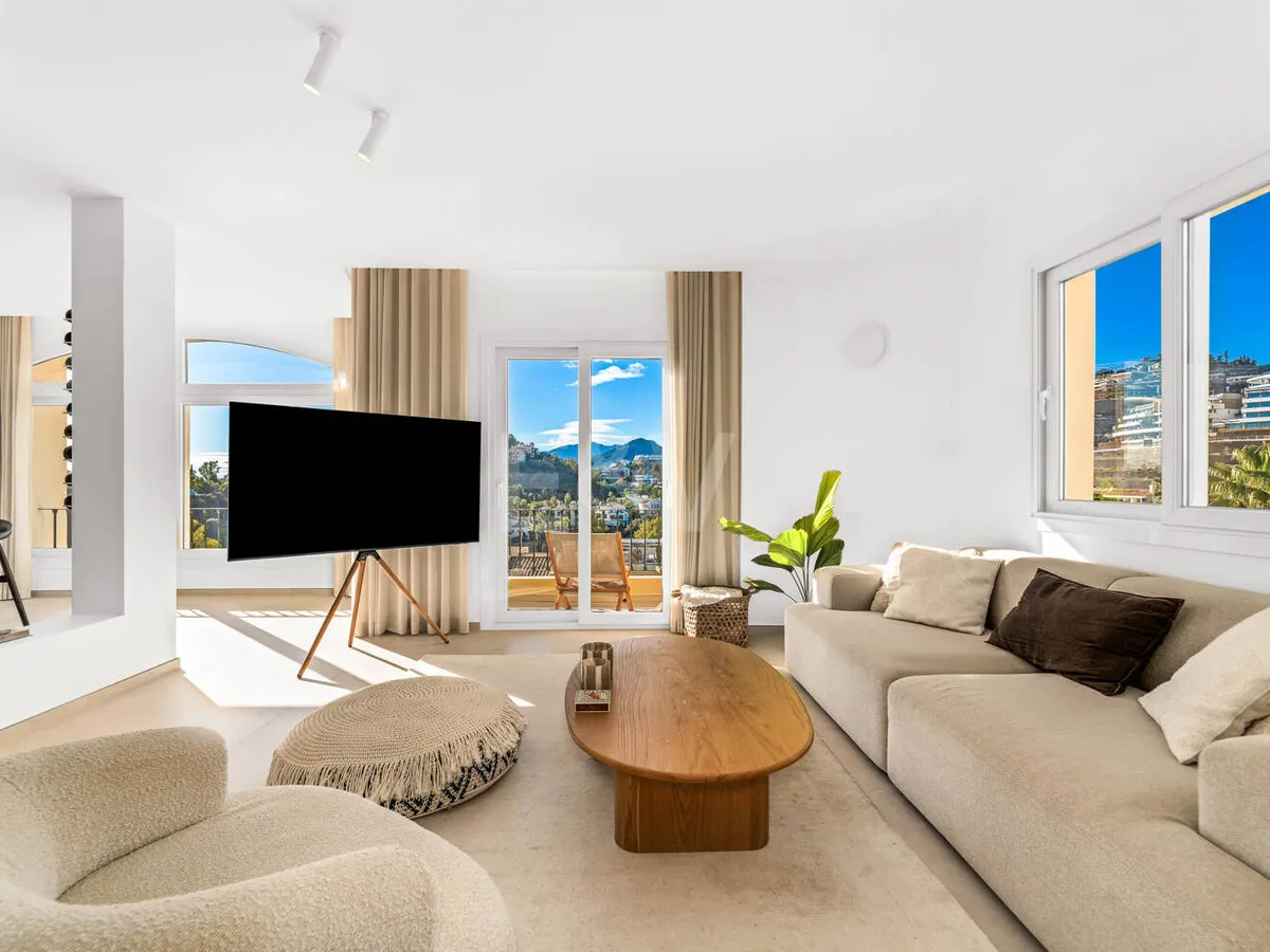 Elegant townhouse with panoramic views in gated community