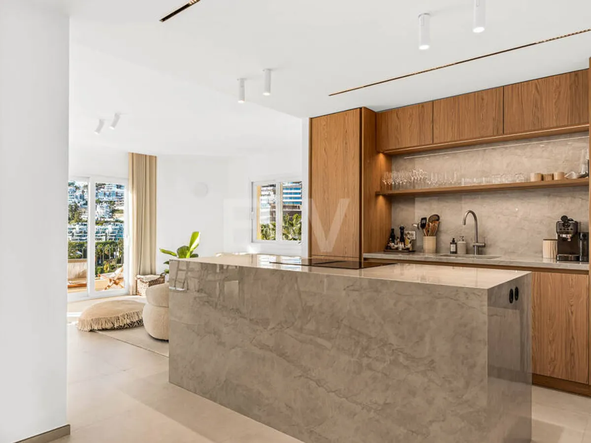 Elegant townhouse with panoramic views in gated community