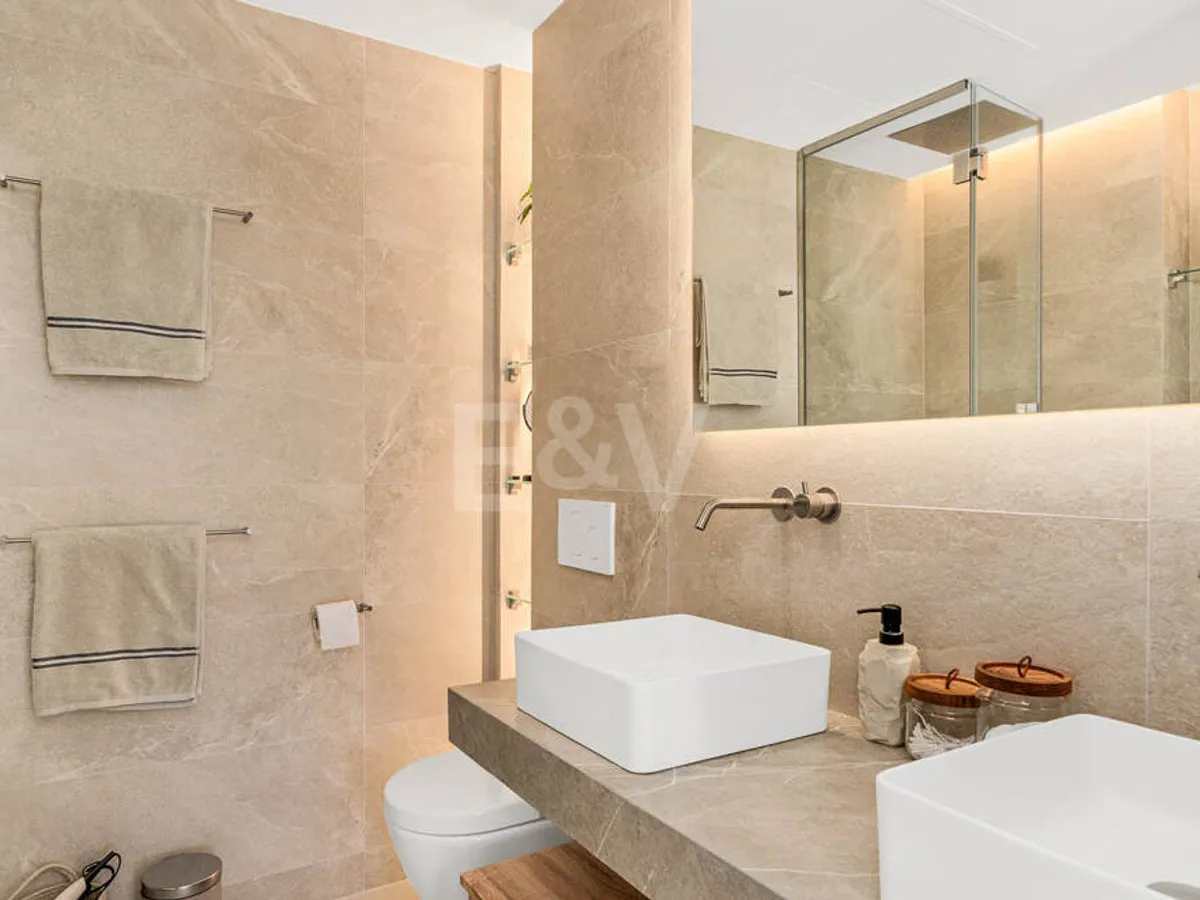 Elegant townhouse with panoramic views in gated community