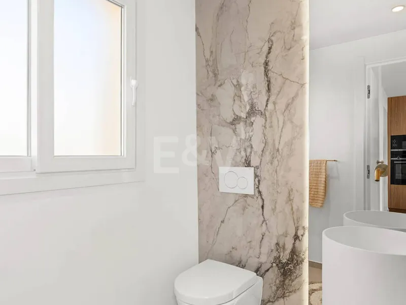 Elegant townhouse with panoramic views in gated community