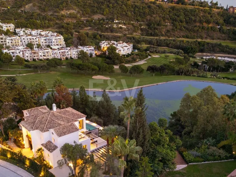 Frontline Golf Luxury with Panoramic Sea, Lake & Mountain Views in Los Arqueros
