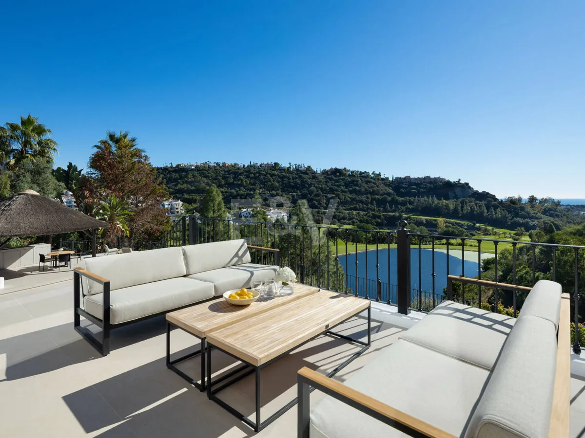 Frontline Golf Luxury with Panoramic Sea, Lake & Mountain Views in Los Arqueros