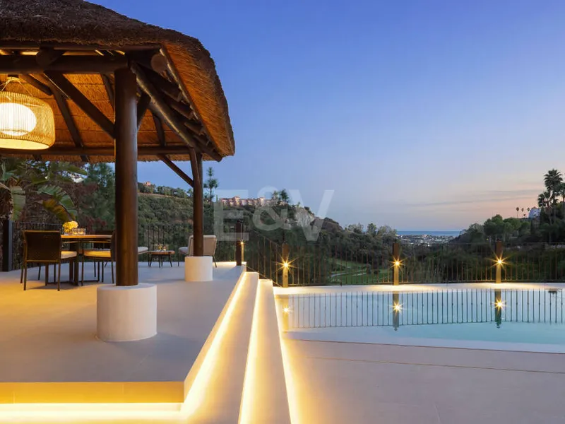 Frontline Golf Luxury with Panoramic Sea, Lake & Mountain Views in Los Arqueros