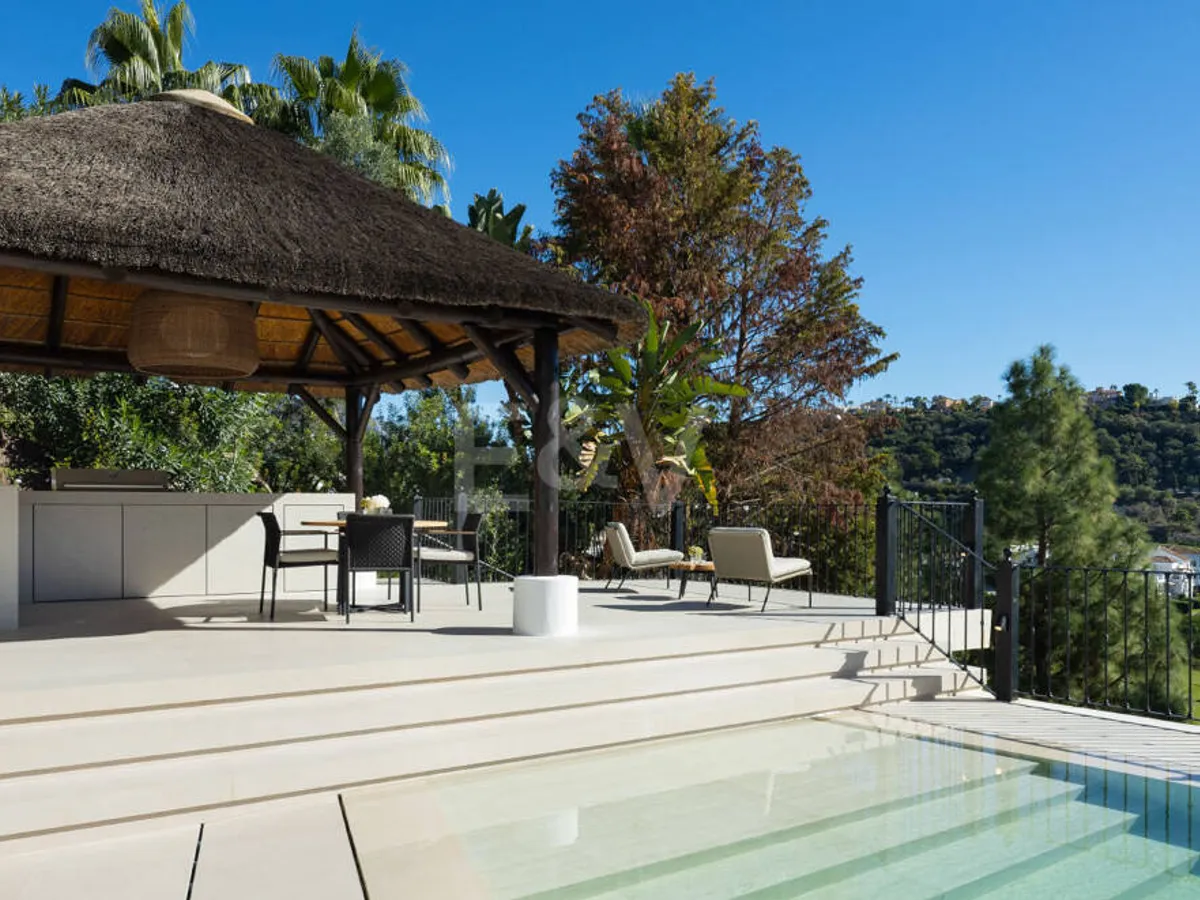 Frontline Golf Luxury with Panoramic Sea, Lake & Mountain Views in Los Arqueros