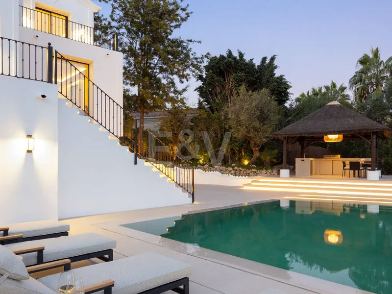 Frontline Golf Luxury with Panoramic Sea, Lake & Mountain Views in Los Arqueros