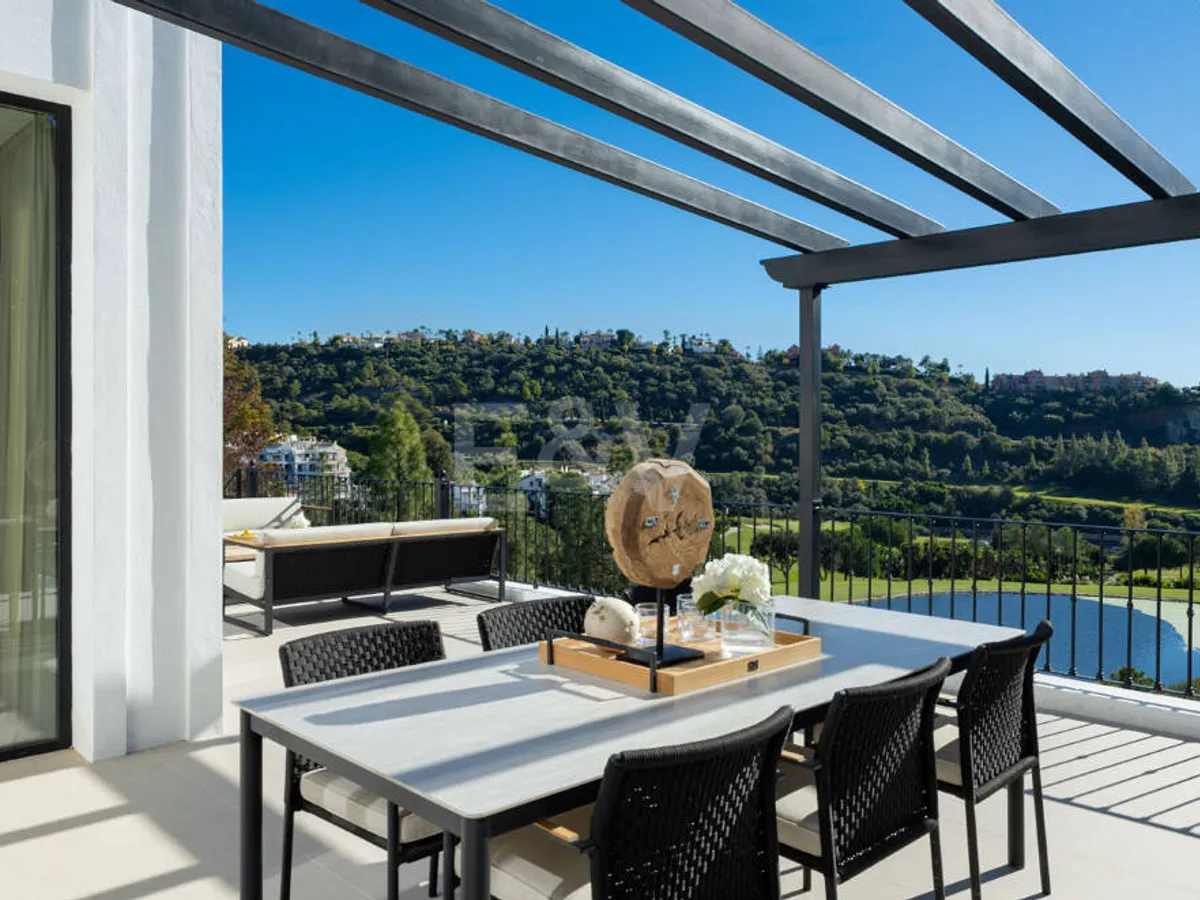 Frontline Golf Luxury with Panoramic Sea, Lake & Mountain Views in Los Arqueros