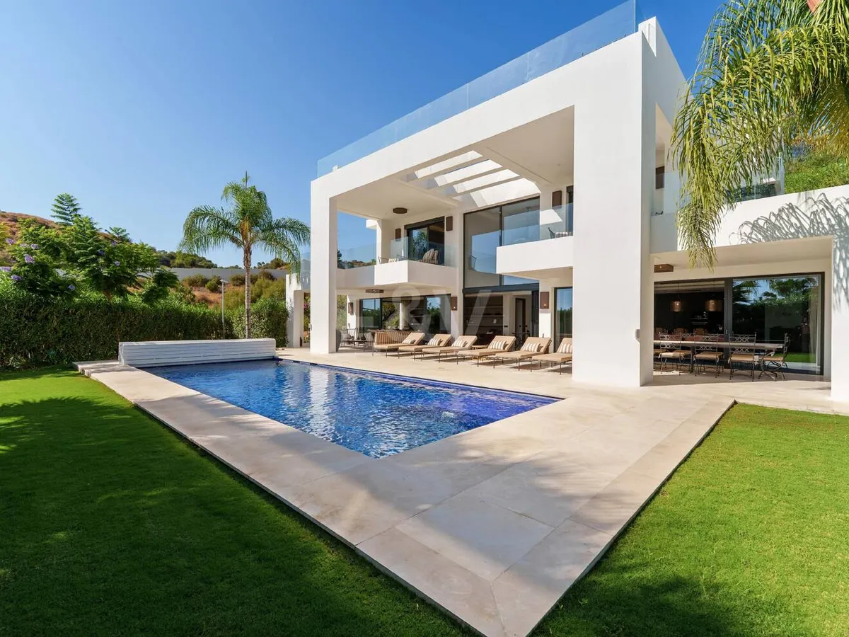 Contemporary Villa with Breathtaking Views in Gated Community