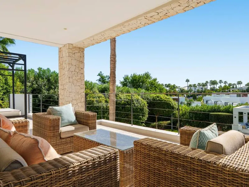 Contemporary Villa in Gated Community in Nueva Andalucía