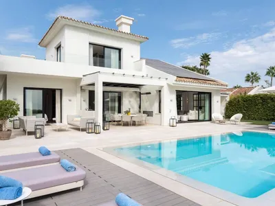 Stunning villa with panoramic views in Los Naranjos Golf area