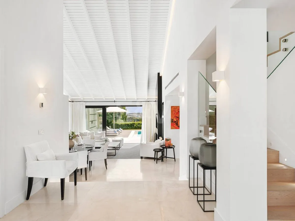 Stunning villa with panoramic views in Los Naranjos Golf area