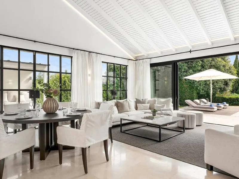 Stunning villa with panoramic views in Los Naranjos Golf area