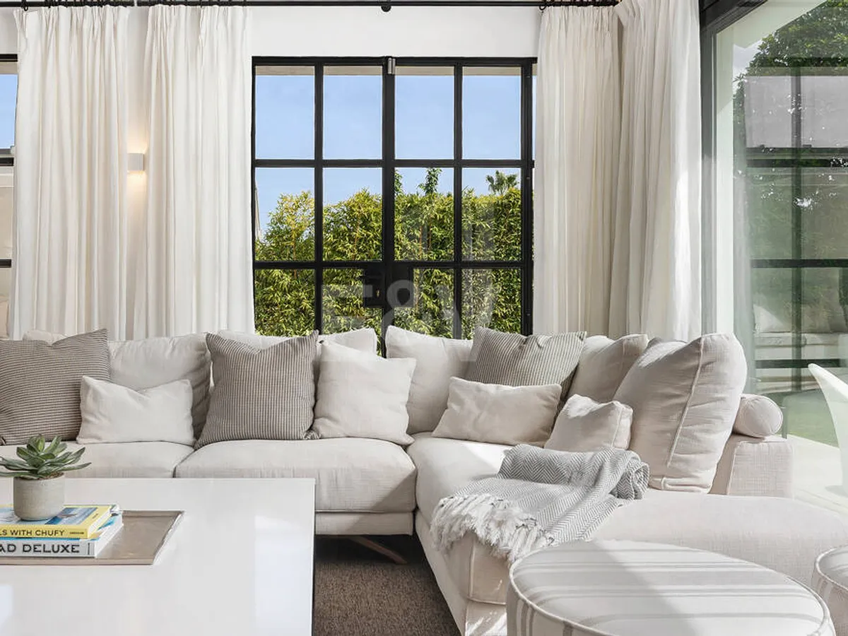 Stunning villa with panoramic views in Los Naranjos Golf area