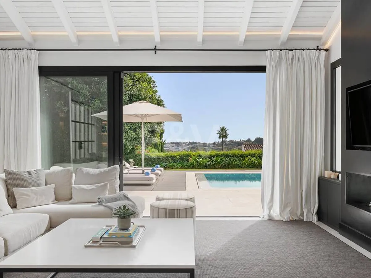 Stunning villa with panoramic views in Los Naranjos Golf area