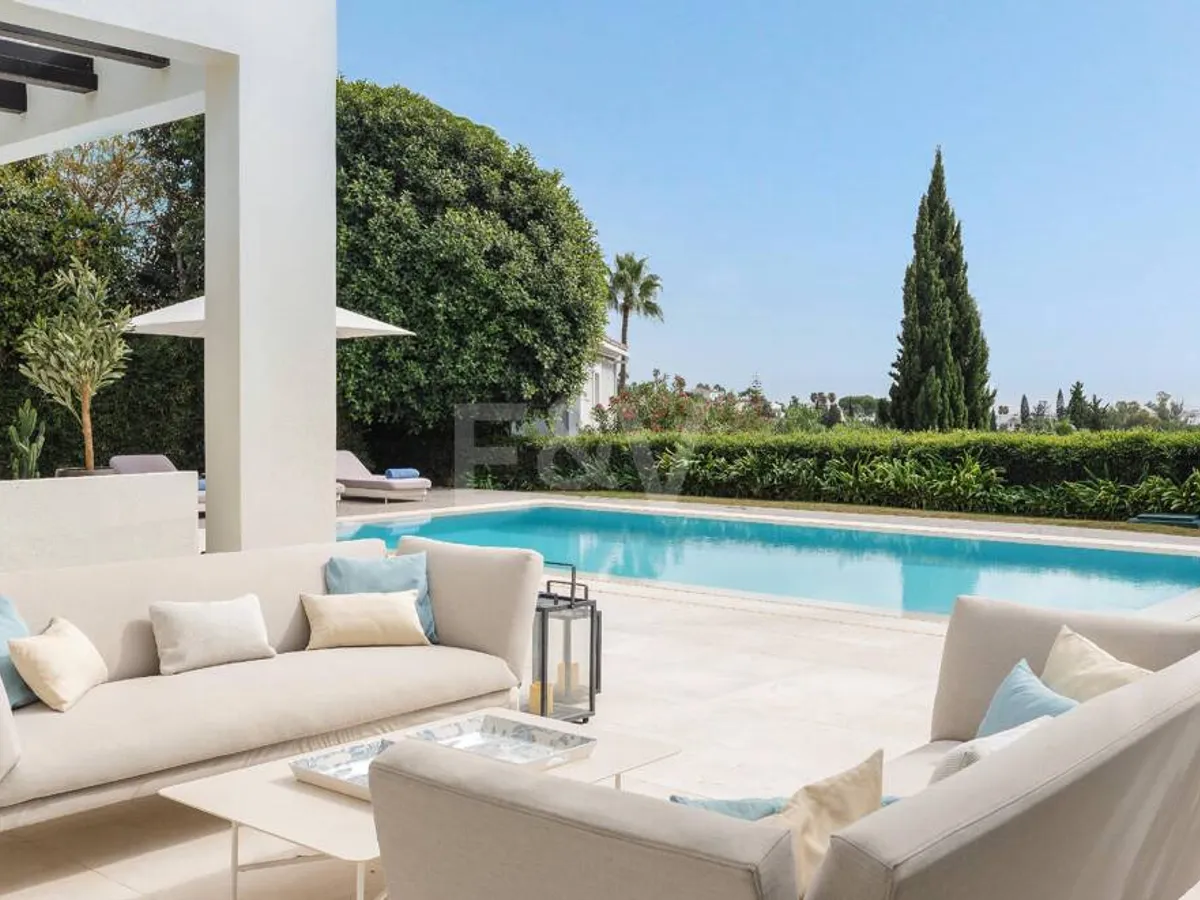 Stunning villa with panoramic views in Los Naranjos Golf area