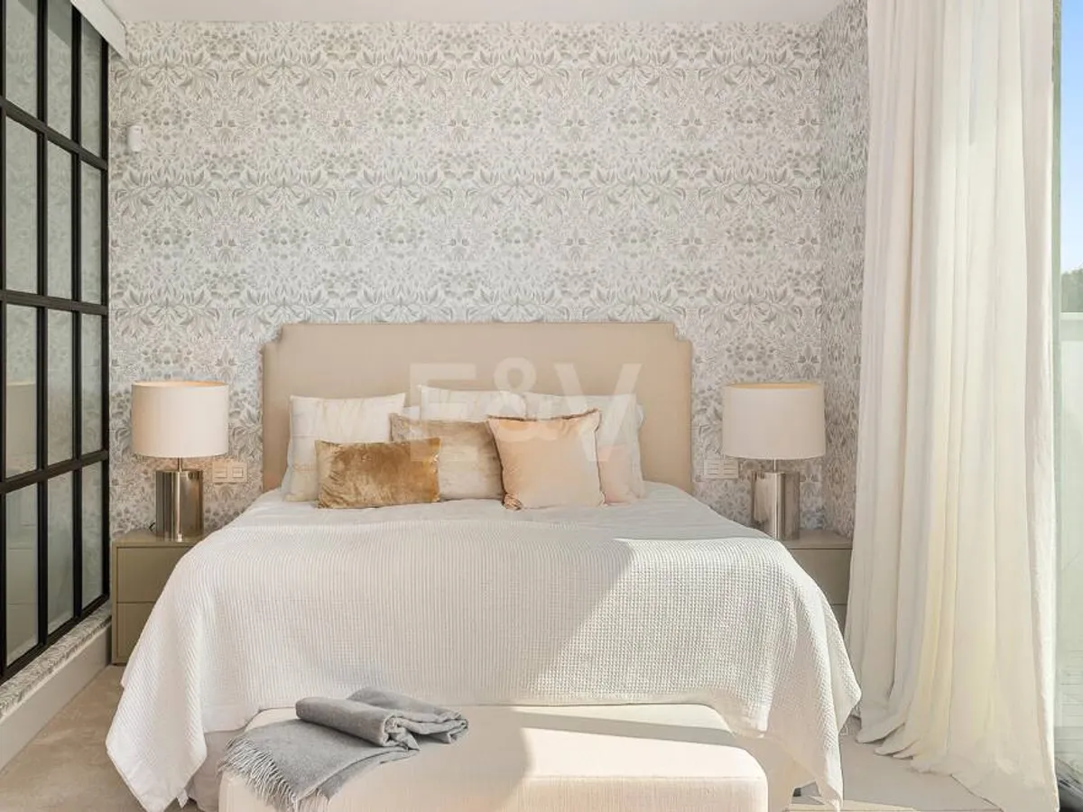 Stunning villa with panoramic views in Los Naranjos Golf area