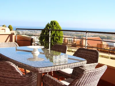 4 Bedroom Middle Floor Apartment in Nueva Andalucía