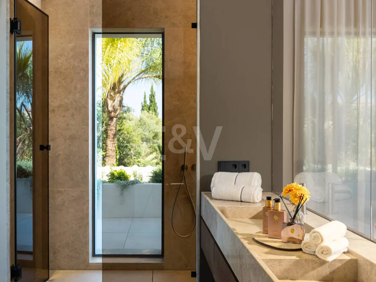 Elegant Villa within the best Golf Valleys of Marbella