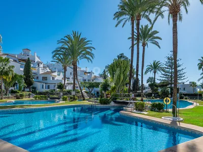 Elegant 3 Bedroom Apartment in Aldea Blanca, Walking Distance to Puerto Banús