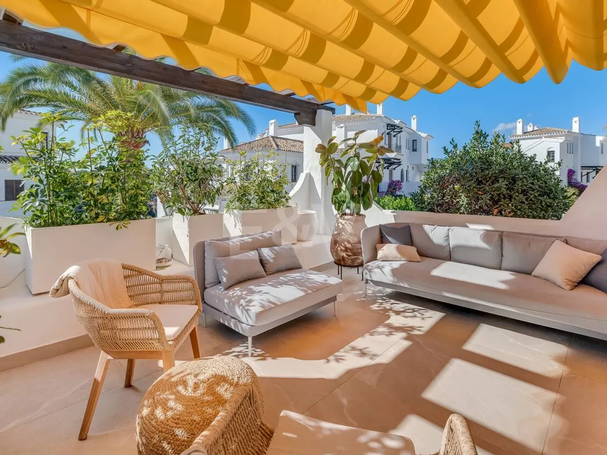Elegant 3 Bedroom Apartment in Aldea Blanca, Walking Distance to Puerto Banús