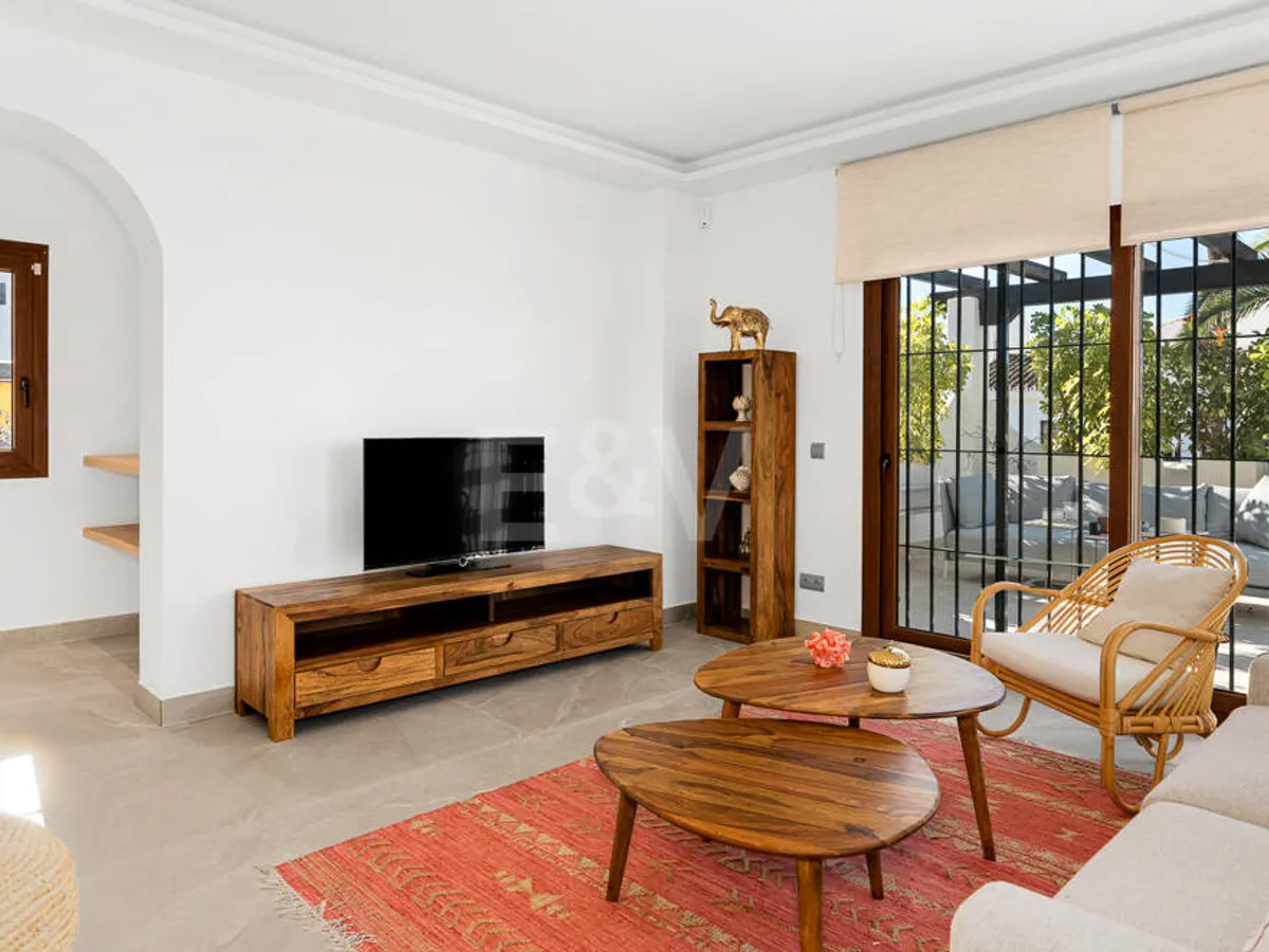 Elegant 3 Bedroom Apartment in Aldea Blanca, Walking Distance to Puerto Banús