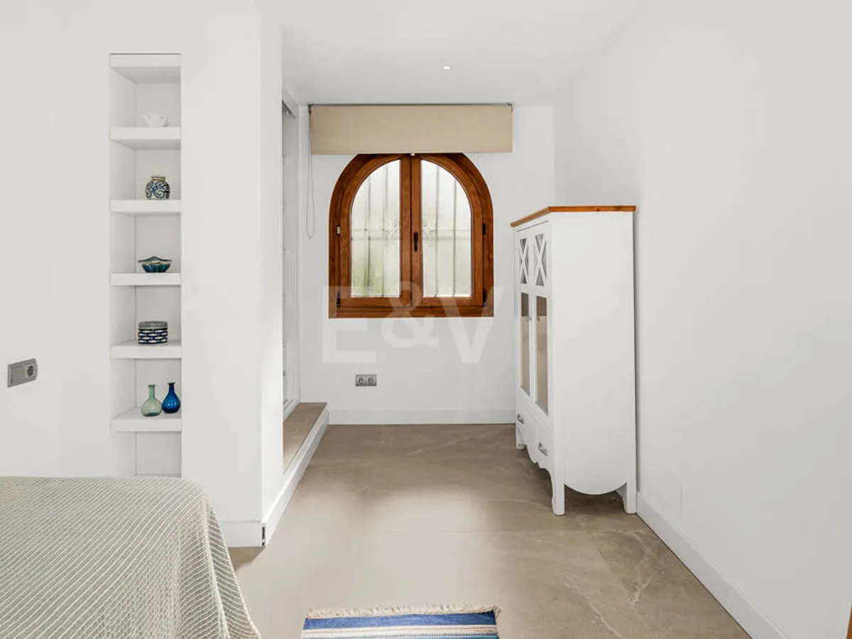 Elegant 3 Bedroom Apartment in Aldea Blanca, Walking Distance to Puerto Banús