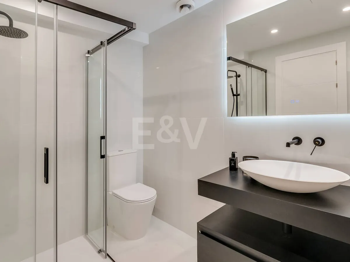 Elegant 3 Bedroom Apartment in Aldea Blanca, Walking Distance to Puerto Banús