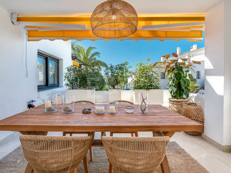 Elegant 3 Bedroom Apartment in Aldea Blanca, Walking Distance to Puerto Banús