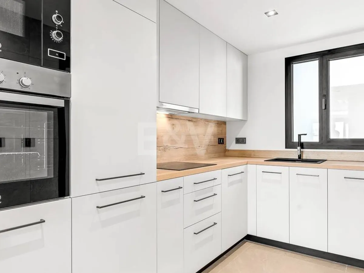 Luxury brand new apartment with open sea views