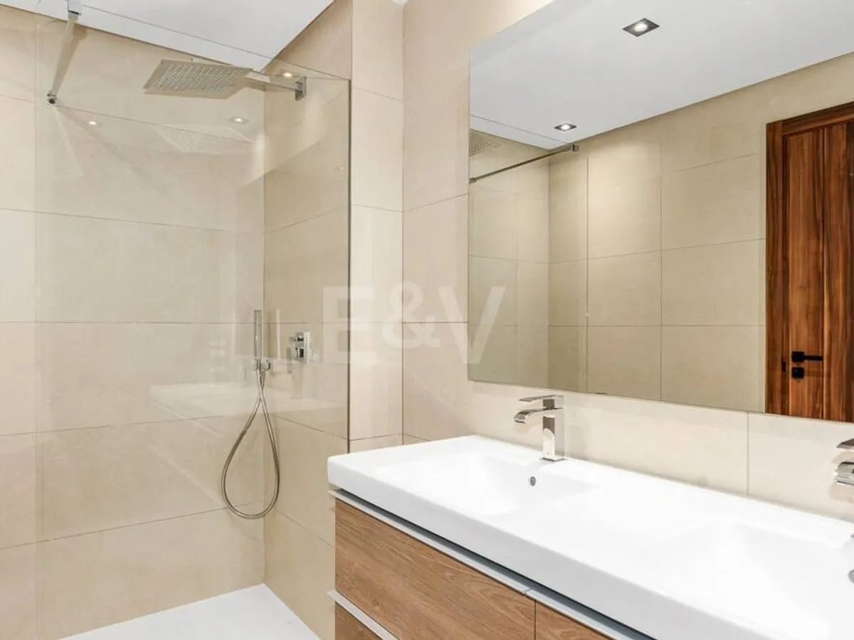 Luxury brand new apartment with open sea views