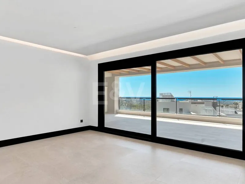 Luxury brand new apartment with open sea views