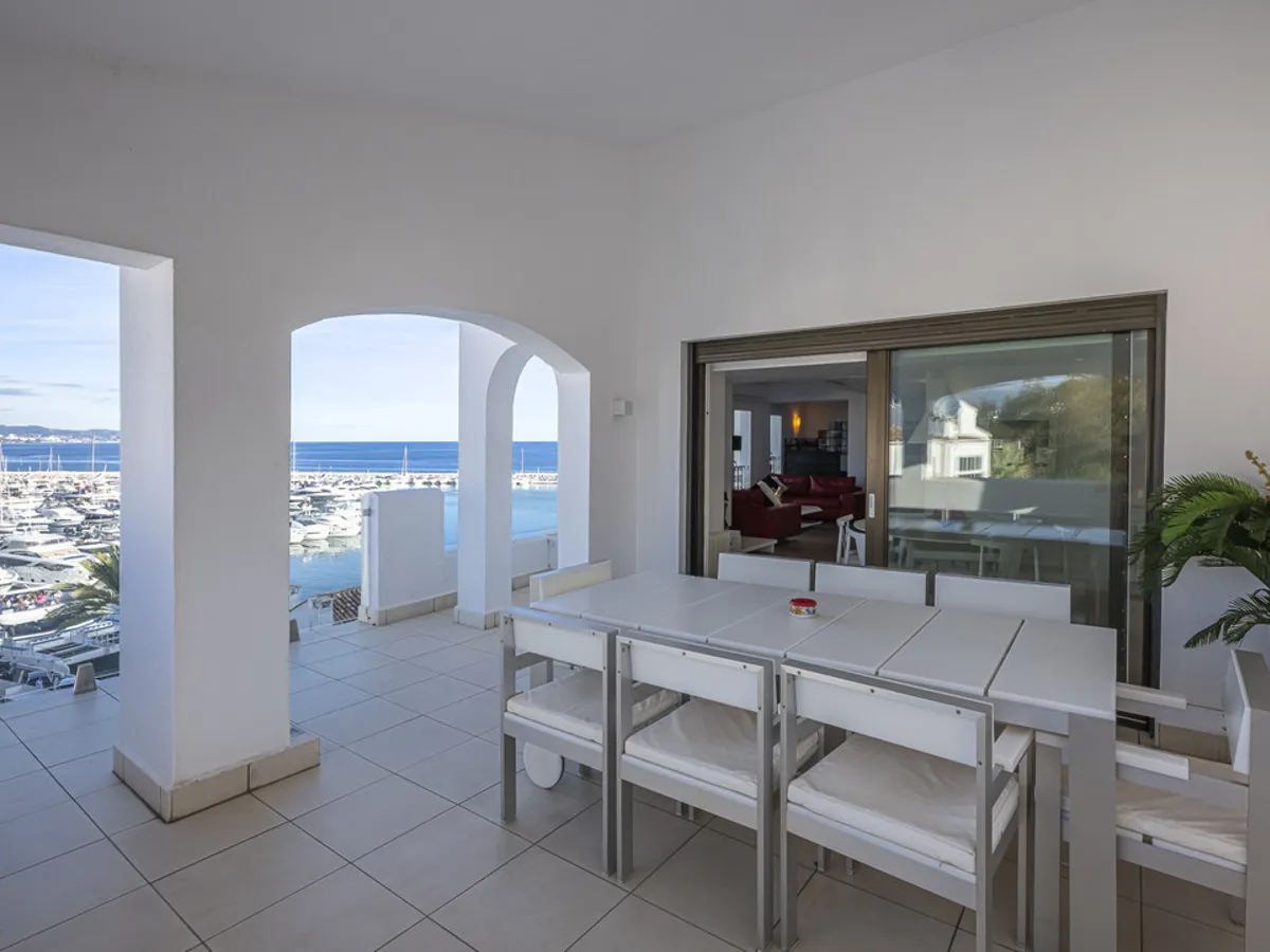 3 Bedroom Penthouse in Puerto Banús