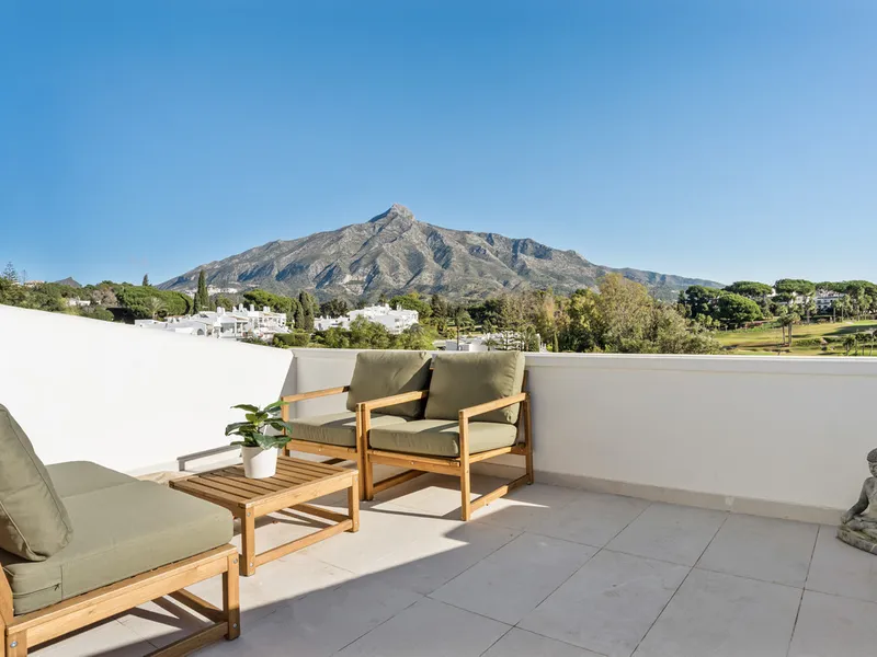 2 Bedroom Middle Floor Apartment in Nueva Andalucía