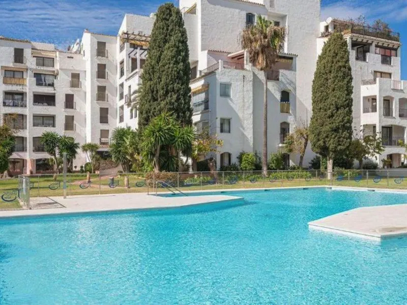 3 Bedroom Middle Floor Apartment in Puerto Banús
