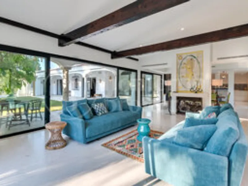 Casa Jori - Six Bedrooms Villa steps from the Beach