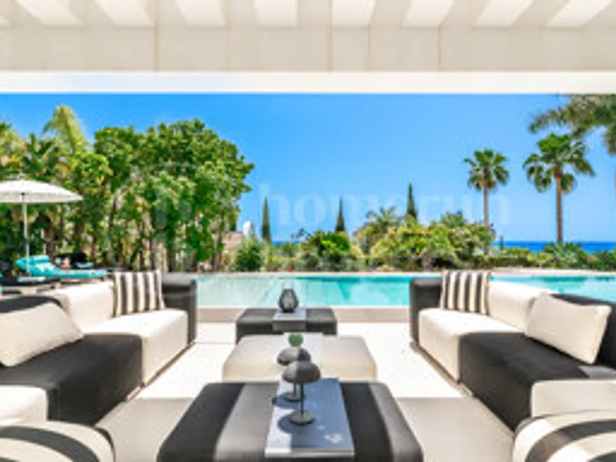 Villa Eagle - Luxury Six-Bedroom Villa with Panoramic Sea & Golf Views