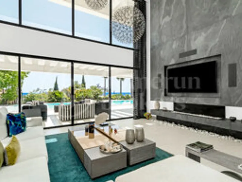 Villa Eagle - Luxury Six-Bedroom Villa with Panoramic Sea & Golf Views