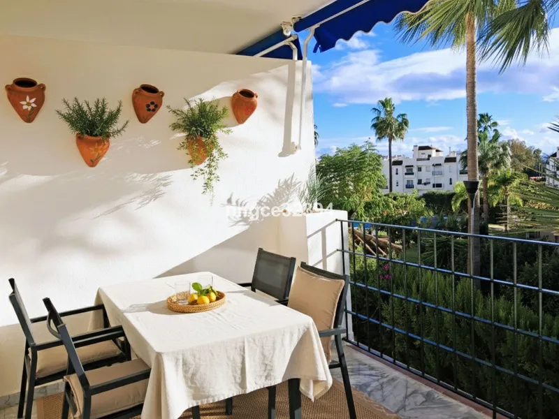 2 Bedroom Middle Floor Apartment in Puerto Banús