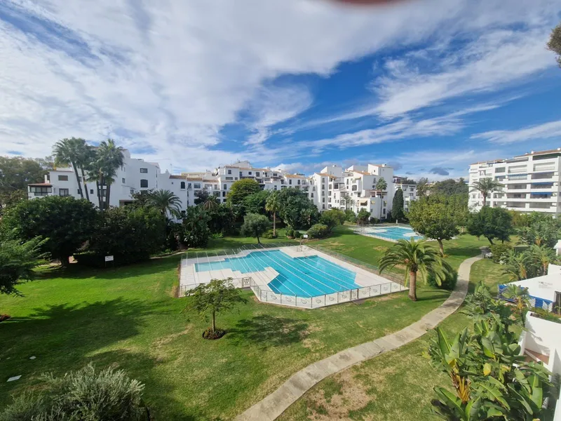 2 Bedroom Middle Floor Apartment in Puerto Banús