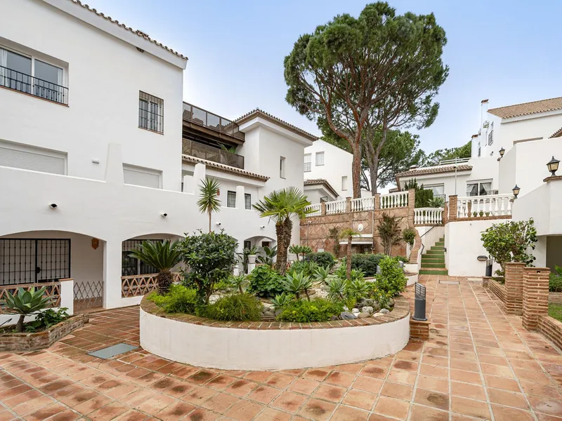 2 Bedroom Middle Floor Apartment in Nueva Andalucía
