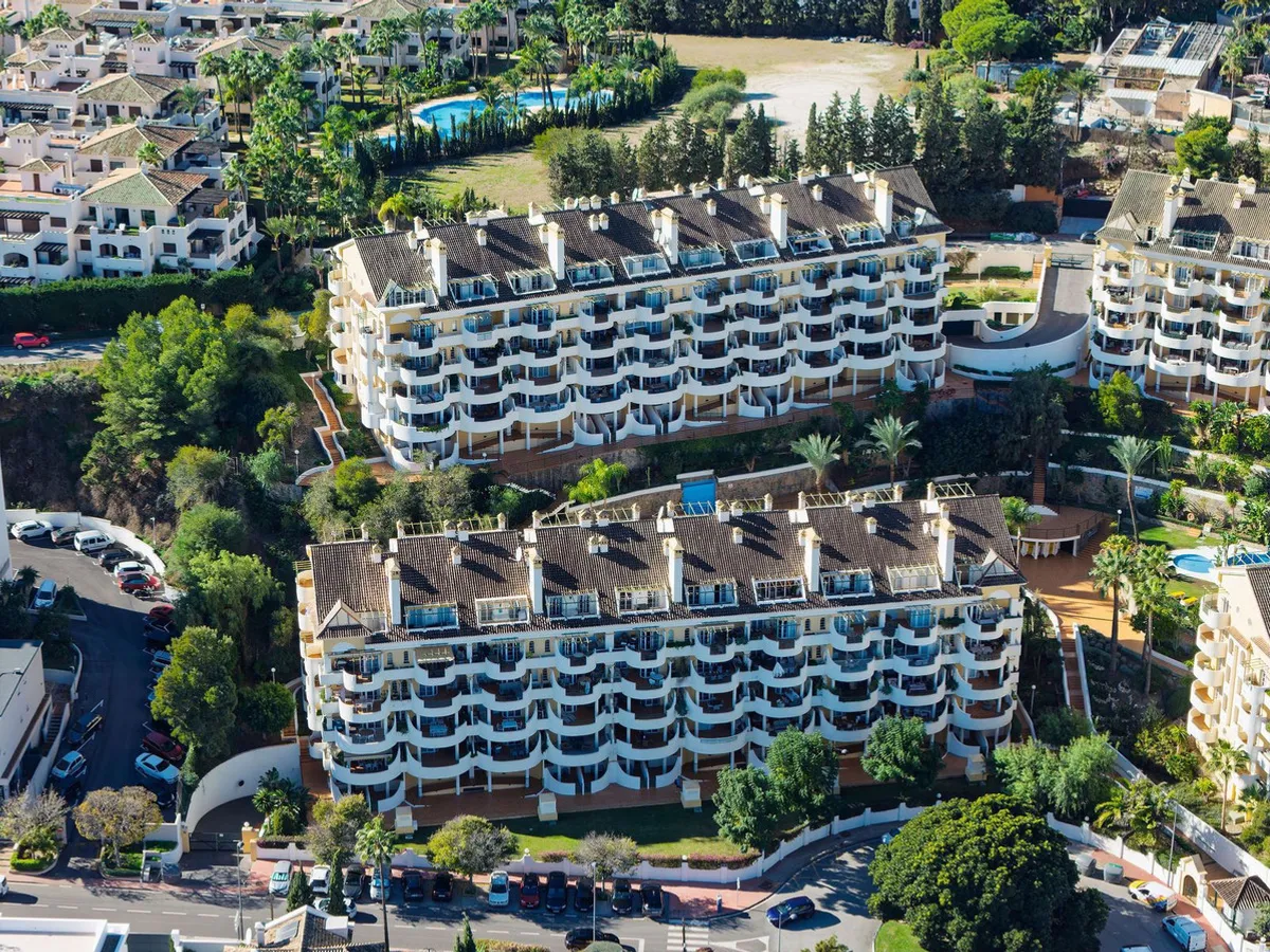 2 Bedroom Middle Floor Apartment in Nueva Andalucía