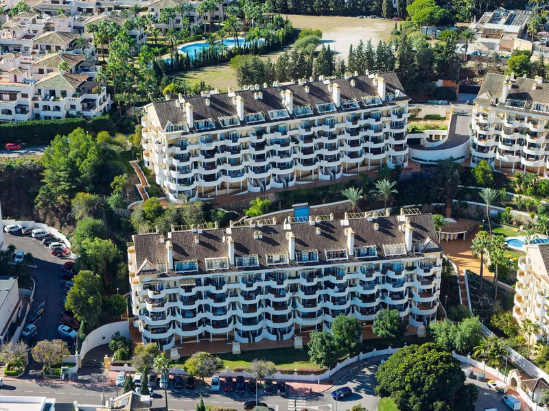 2 Bedroom Middle Floor Apartment in Nueva Andalucía