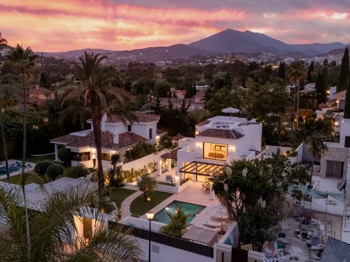 6 Bedroom Detached Villa in Nueva Andalucía