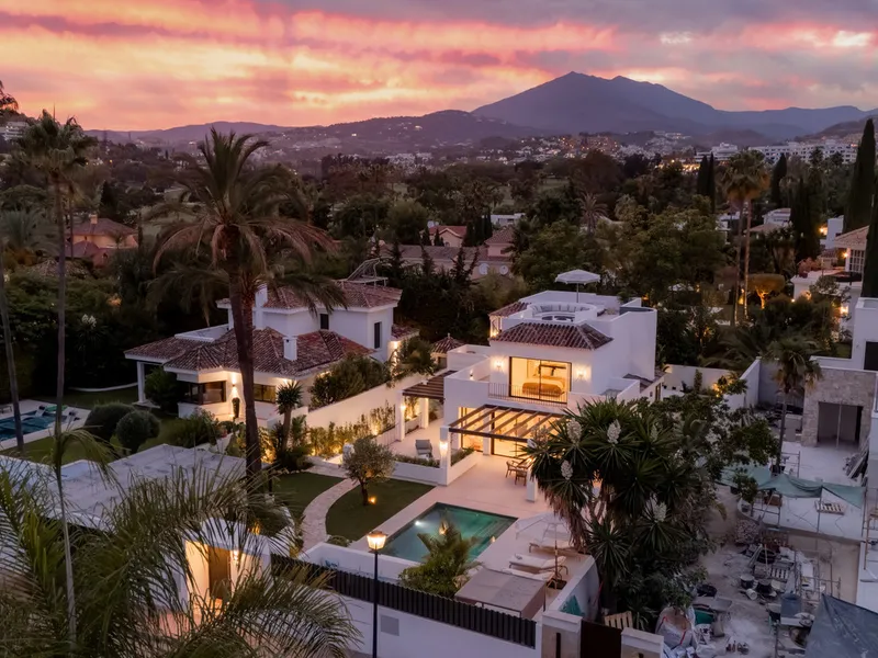 6 Bedroom Detached Villa in Nueva Andalucía