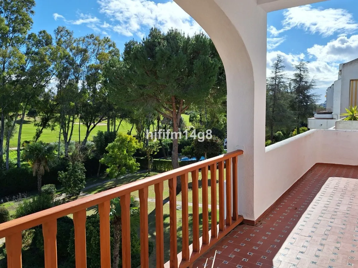 1 Bedroom Penthouse in Nueva Andalucía