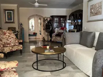 3 Bedroom Middle Floor Apartment in Nueva Andalucía