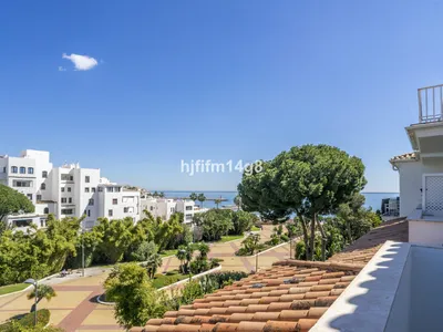 2 Bedroom Middle Floor Apartment in Puerto Banús