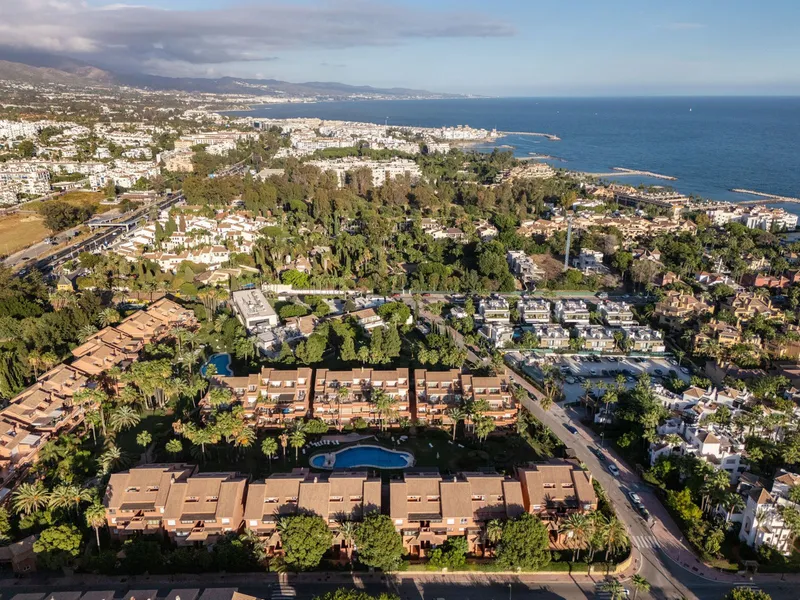 2 Bedroom Middle Floor Apartment in Puerto Banús