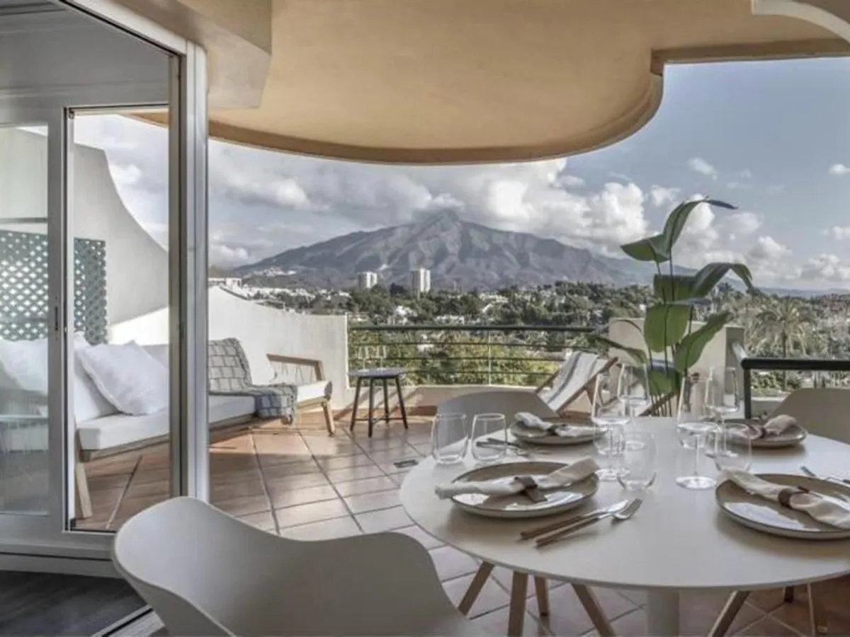 2 Bedroom Middle Floor Apartment in Nueva Andalucía