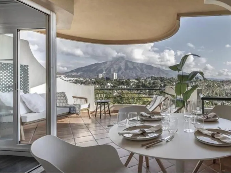 2 Bedroom Middle Floor Apartment in Nueva Andalucía