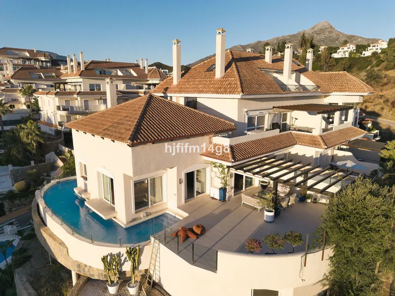 3 Bedroom Penthouse in Nueva Andalucía